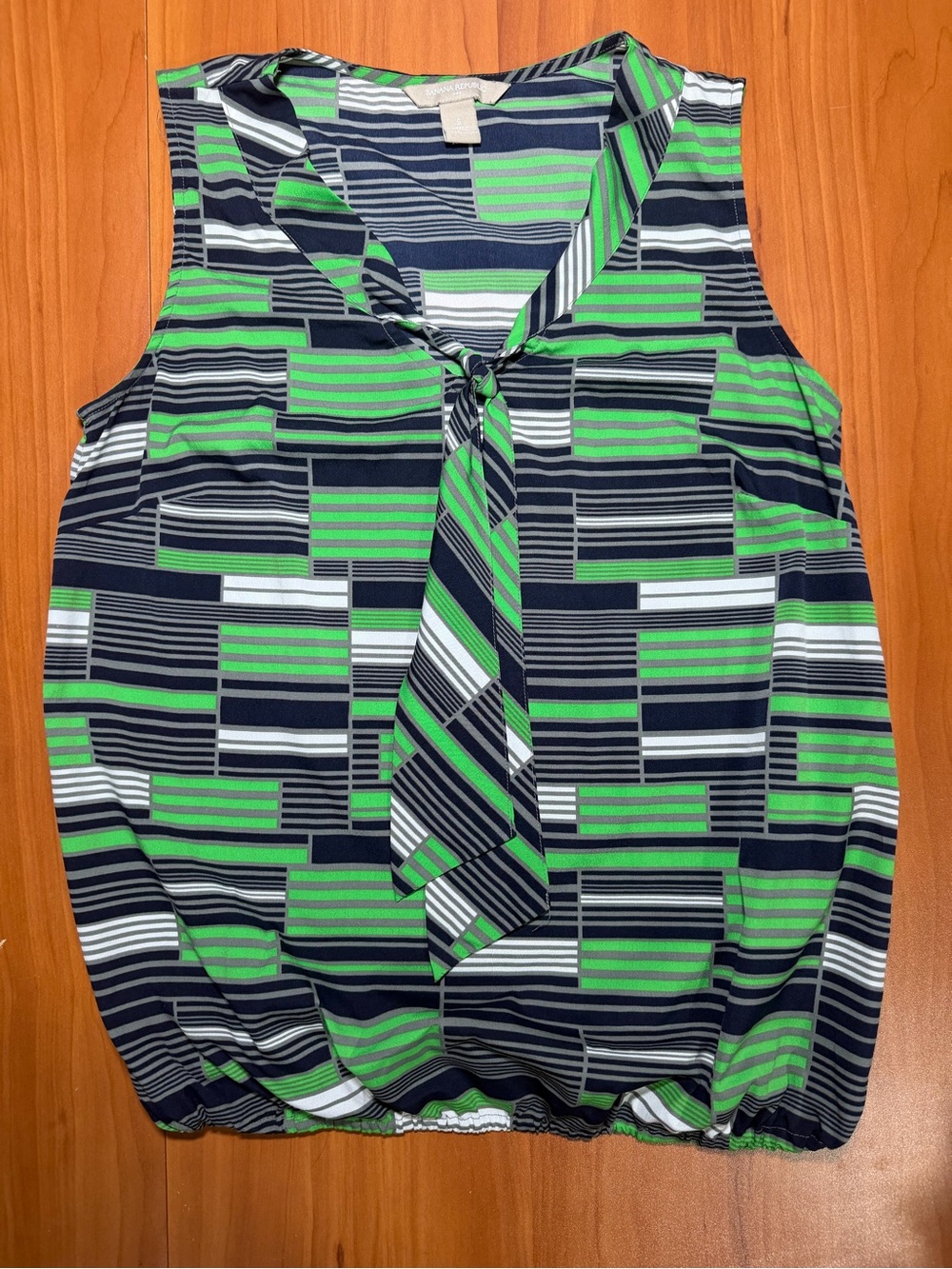 Banana Republic Green, Navy & White Geometric Tie-Neck Sleeveless Top